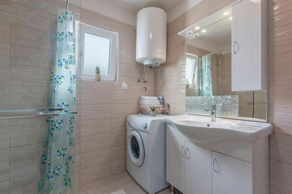Villa Anemona Fažana Extérieur photo